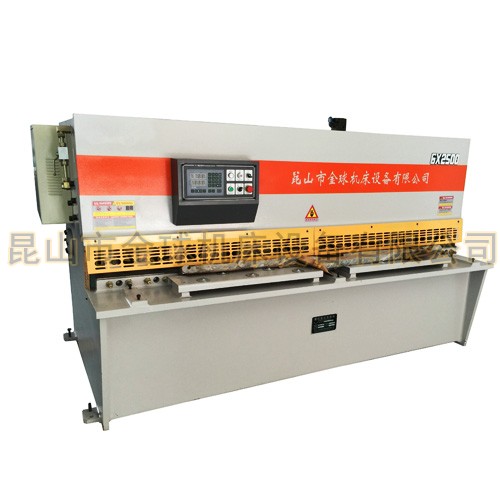 QC12Y系列數(shù)控液壓剪板機(jī)