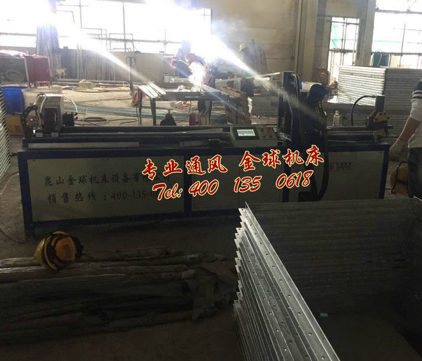 蘇州工地角鋼生產(chǎn)線作業(yè)中