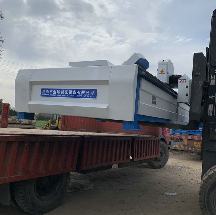 數(shù)控等離子切割機(jī)到達(dá)客戶現(xiàn)場(chǎng)