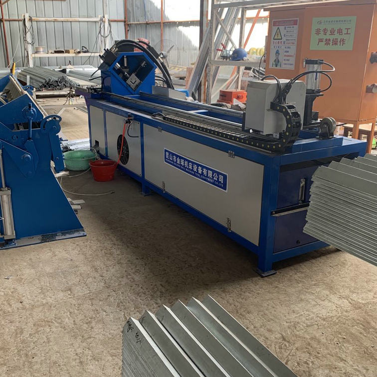 數(shù)控角鋼法蘭生產(chǎn)線客戶使用現(xiàn)場(chǎng)